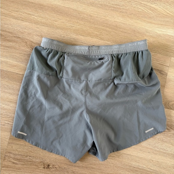 Nike Running Shorts - Picture 3 of 3